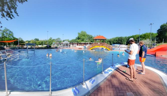 Schwimmlager
