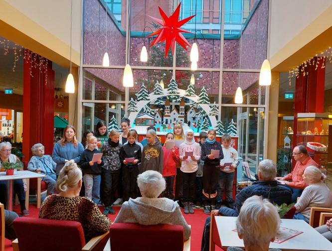 Weihnachtssingen im Seniorenheim